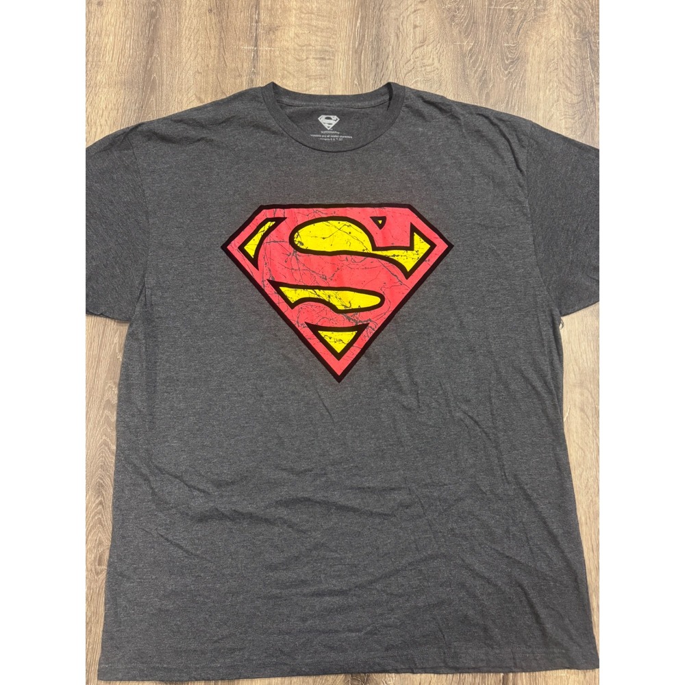 DC Comics Superman Shield Graphic T-Shirt Charcoal Heather Grey Mens 2XLB